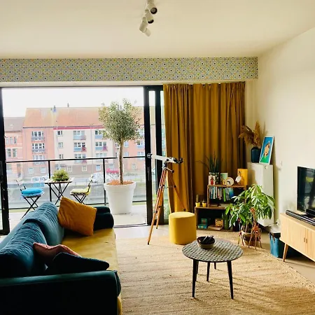 Cozy Two Bedroom Near Centre ヘント