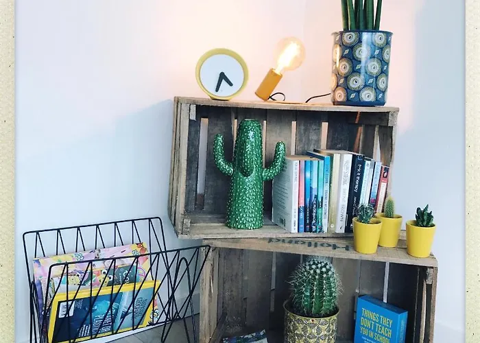 Cozy Two Bedroom Near Centre アパート ヘント