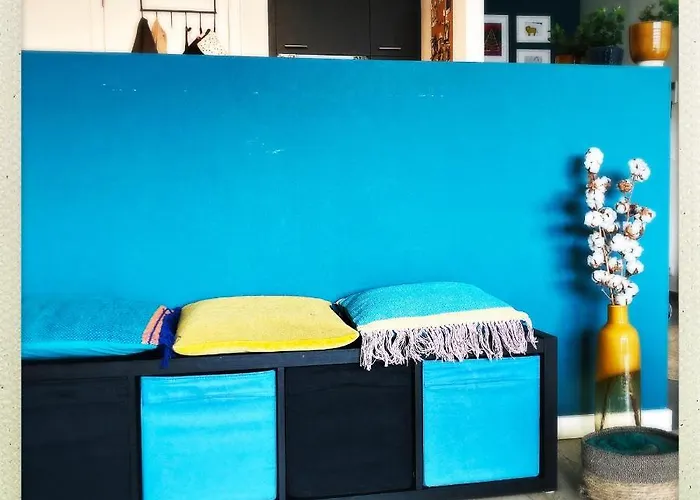 Cozy Two Bedroom Near Centre