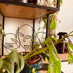 Cozy Two Bedroom Near Centre דירה