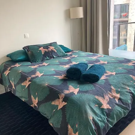 Apartment Cozy Two Bedroom Near Centre *
