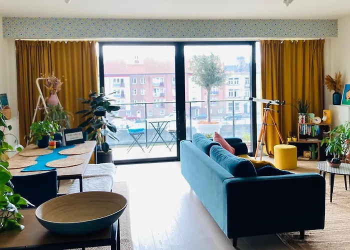 Апартаменты Cozy Two Bedroom Near Centre *