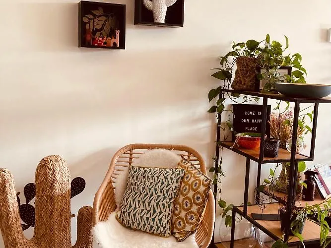 Cozy Two Bedroom Near Centre * Гент