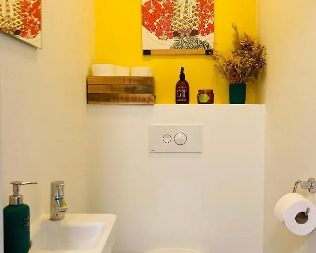 Апартаменты Cozy Two Bedroom Near Centre Гент